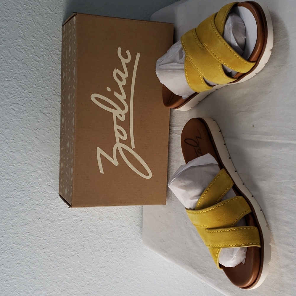 NEW Zodiac Naila Leather Sandal